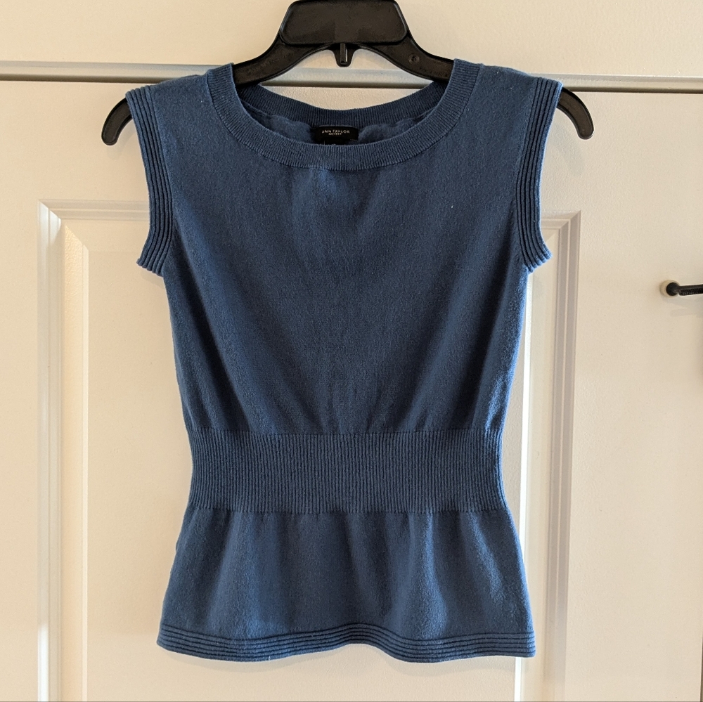 Ann Taylor Blue Sleeveless Top, Size XS